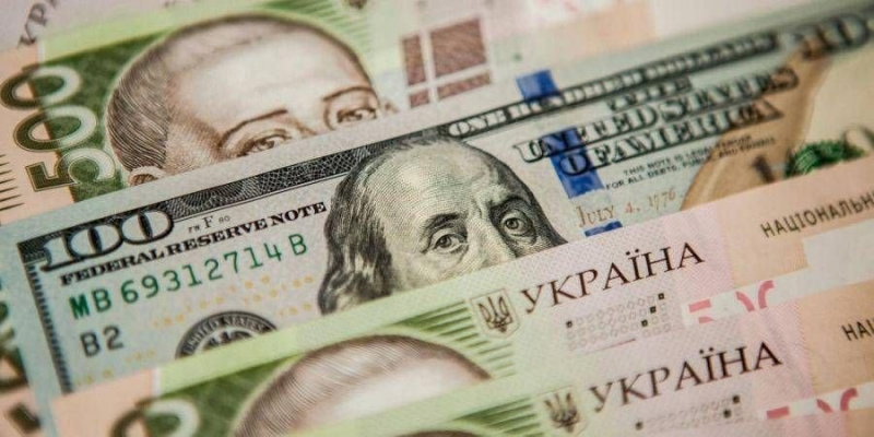 Курс валют НБУ. Наприкінці тижня долар вирішив здивувати українців